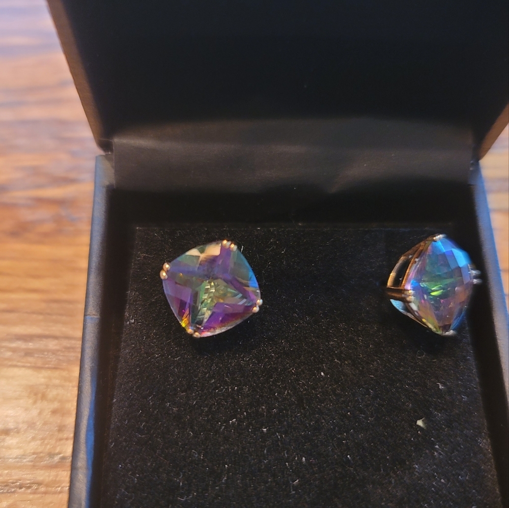 NWT 10MM Mystic 14KT Gold Square Earrings